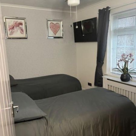 Clarke'S Airbnb Villa Worthing Dış mekan fotoğraf